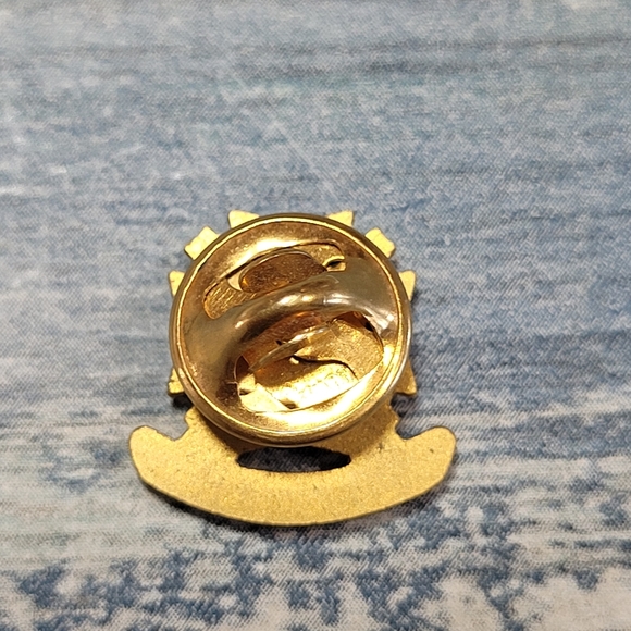 Military Pin lapel. - Picture 3 of 6